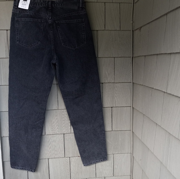 High Rise Mom Jeans - Picture 4 of 8